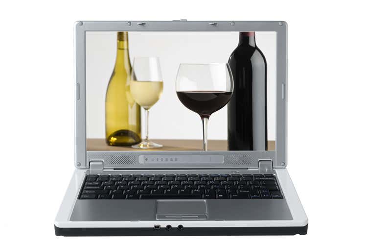 Indagine Pwc, ai giovani piace il vino Si informano molto e lo acquistano online Indagine Pwc, ai giovani piace il vino Si informano molto e lo acquistano online