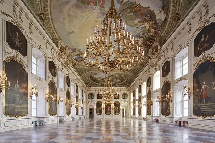 Il palazzo imperiale Hofburg. Foto Innsbruck Tourismus Christof Lackner Scoprire Innsbruck camminando Sette sentieri tra citt&agrave; e montagna