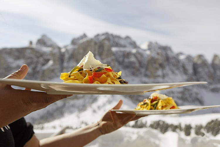 Vacanze all'insegna dello sport e dell'alimentazione, che dev'essere sana ed equilibrata (Inverno sportivo in Alto Adige con i pacchetti di Vitalpina Hotels)