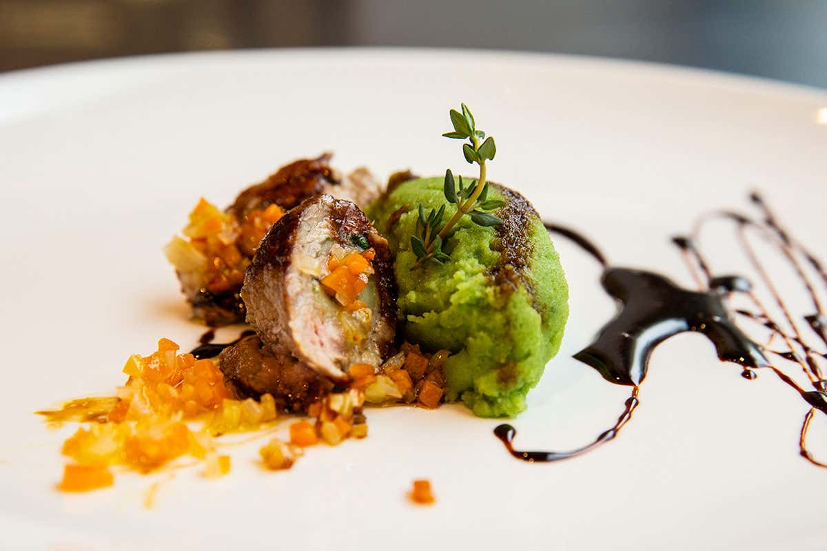 Involtini di scamone, caciocavallo e puré di patate