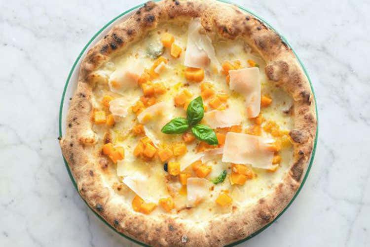 Il topping intrigante e particolare con crema alla zucca e gorgonzola - Irlanda in mini lockdown Ma Halloween si far&agrave;