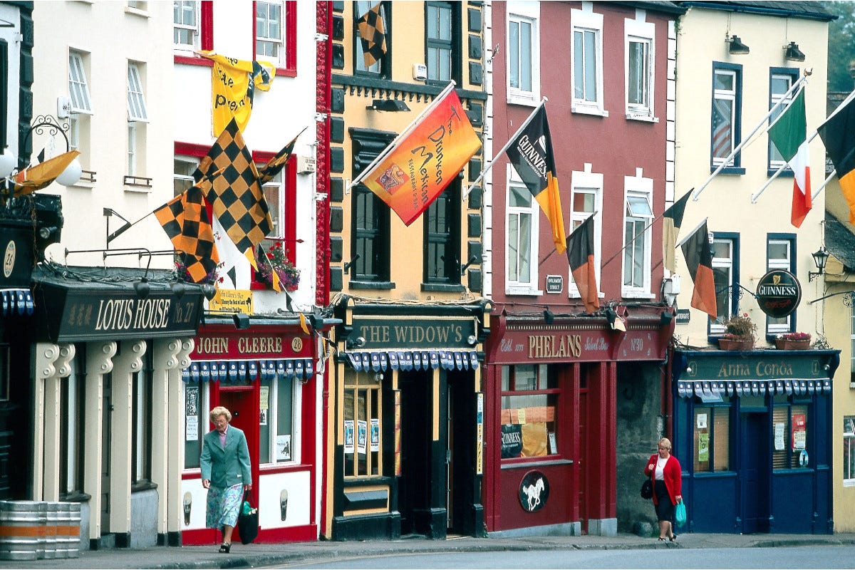 Scorcio di Kilkenny e dei suoi locali In Irlanda alla scoperta dei suoi sapori in 10 tour gastronomici