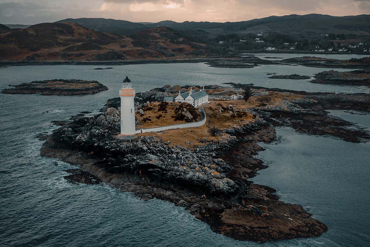 Isleornsay, Scozia, Regno Unito Post Covid e voglia di socializzare? Macché! Isola deserta, da affittare
