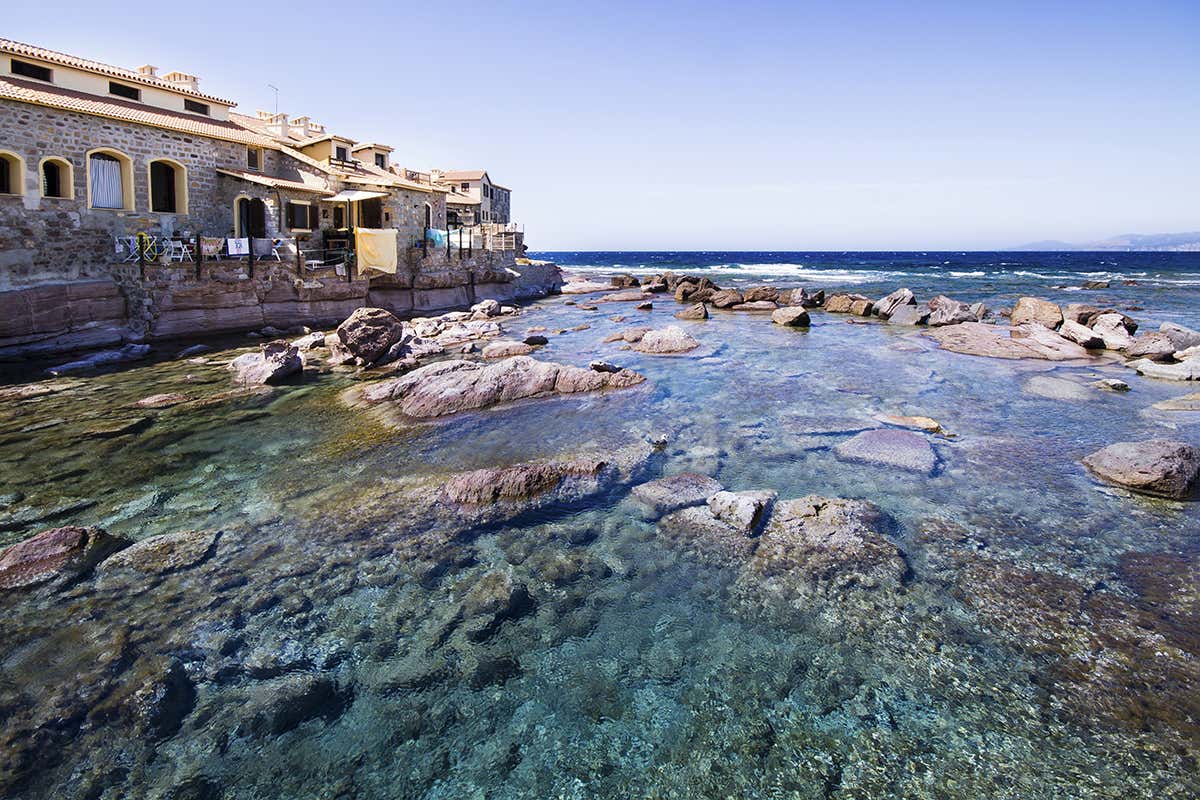 Isola Piana, Carloforte, Sardegna Post Covid e voglia di socializzare? Macché! Isola deserta, da affittare