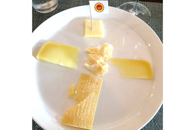 I quattro formaggi presentati (Italian Cheese Day La semplicità esalta il Made in Italy)