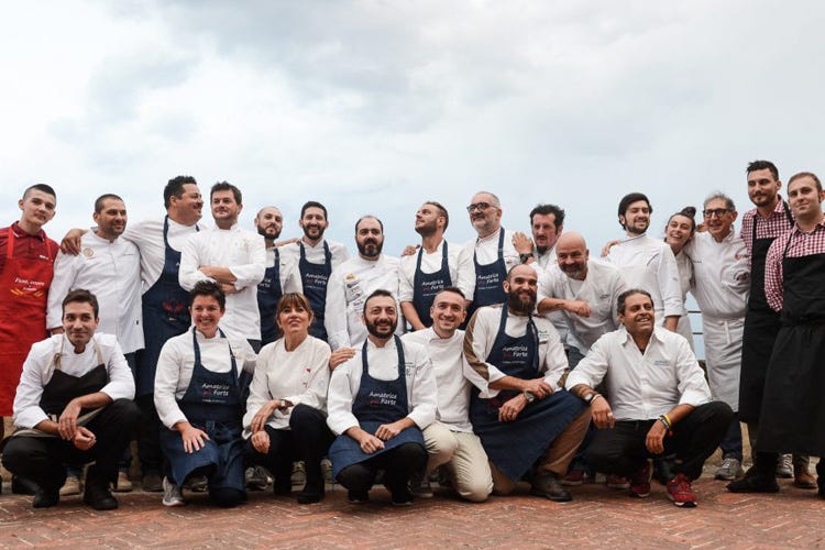 (Torna Italian Chef Charity Night Beneficenza con 16 cuochi fiorentini)