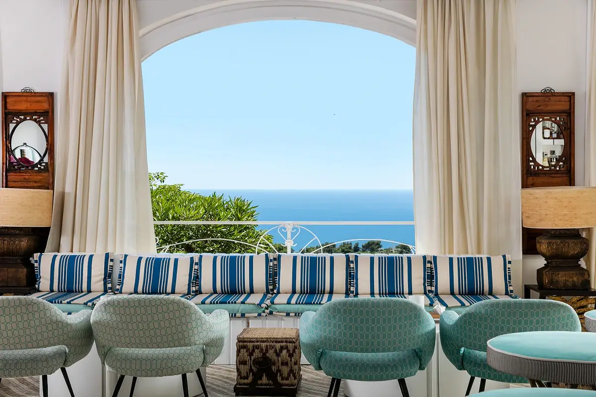 La vista dal Jacky Bar Capri Tiberio Palace, boutique hotel a cinque stelle sull&rsquo;isola azzurra