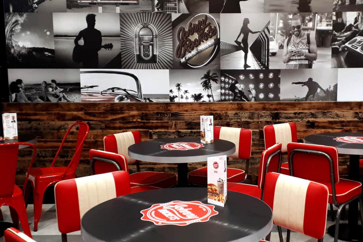 Tutti pazzi per Johnny rockets, l&rsquo;american diner conquista l&rsquo;Italia