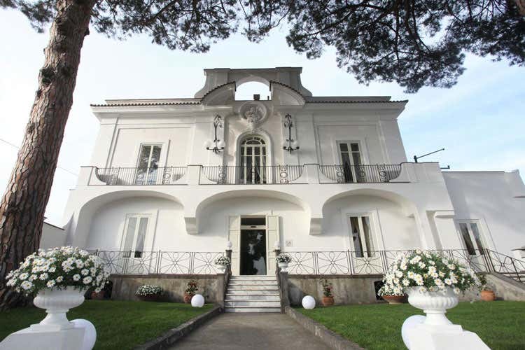Josè, nella magia del Golfo di Napoli la creatività stellata di Iavarone Josè, nella magia del Golfo di Napoli la creatività stellata di Iavarone