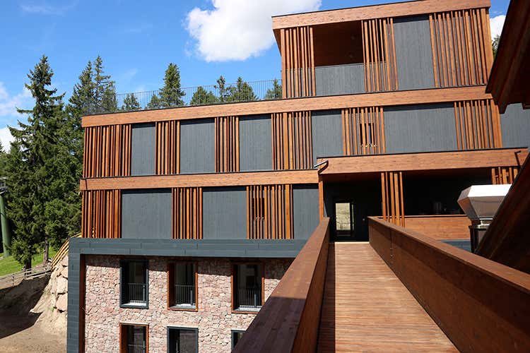 Un ambiente di stile ma rilassato e informale (Josef Mountain Resort, una sauna per godersi l'autunno di Avelengo)