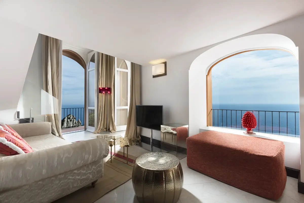 La vista dalla junior suite La magia di Capri in una casa: benvenuti all&rsquo;Hotel Punta Tragara