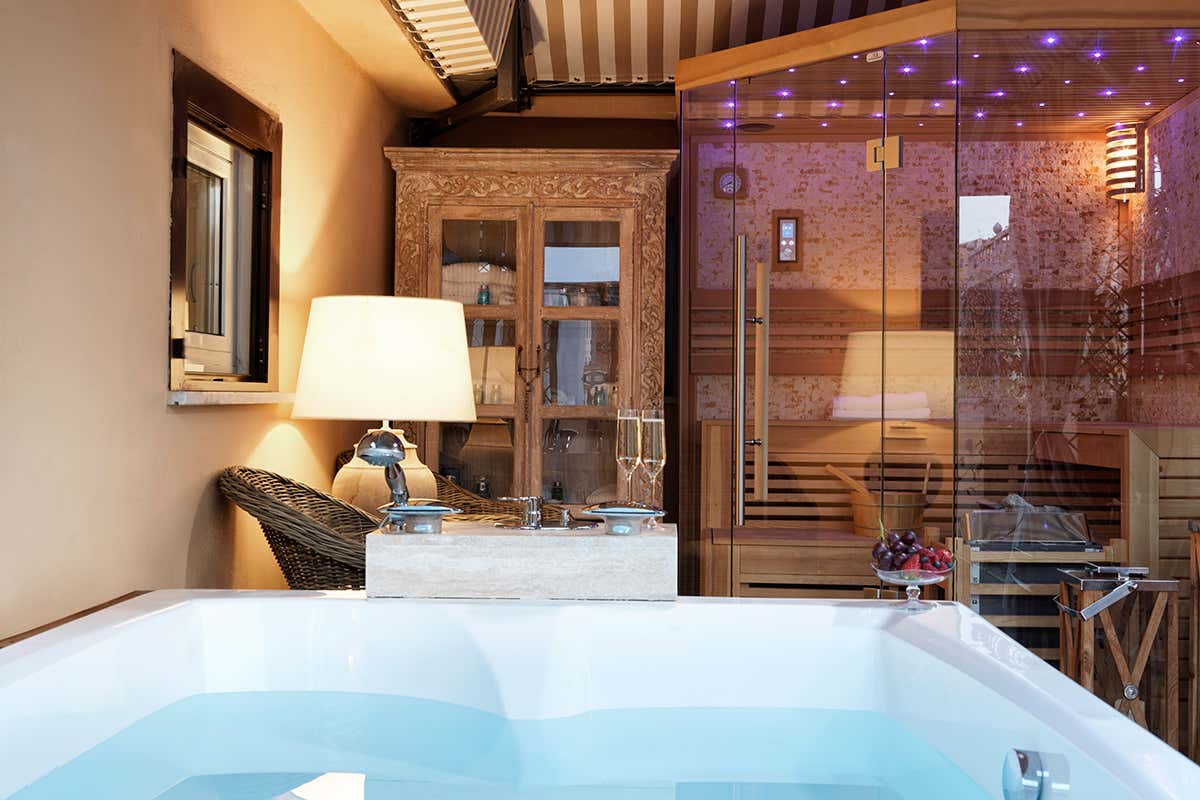 Hotel Barocco: charme romano con vista su Piazza Barberini e colazione d’autore