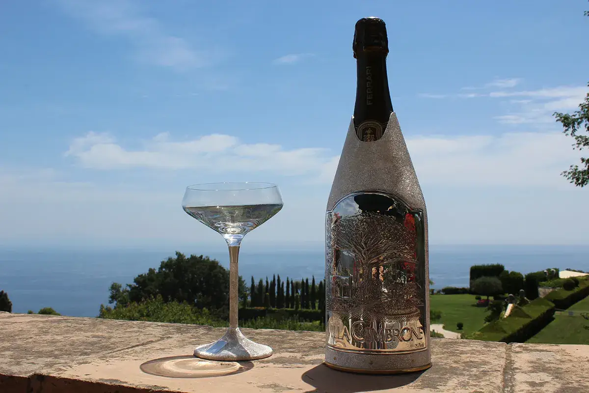 Bollicine protagoniste dei brindisi di fine anno. Novità e curiosità per tutti i gusti