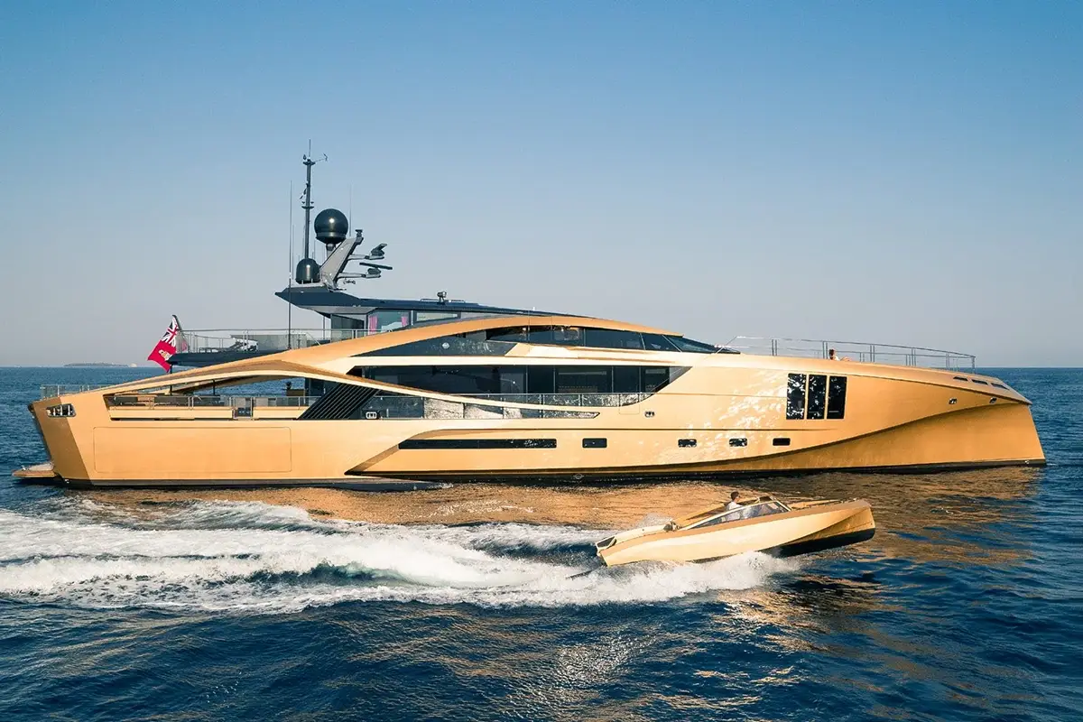 Khalilah, lo yacht tutto d'oro. Fonte: charterworld.com&nbsp; A Livorno attracca Khalilah, yacht d&rsquo;oro da 250mila euro a settimana
