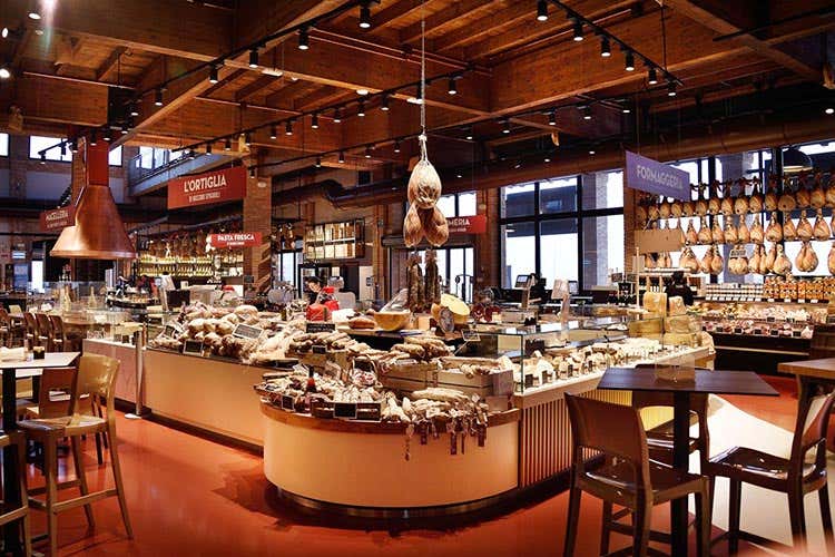 (KM90, risto-bottega emiliana Tipicità a tavola... o a casa propria) (KM90, risto-bottega emiliana Tipicità a tavola... o a casa propria)