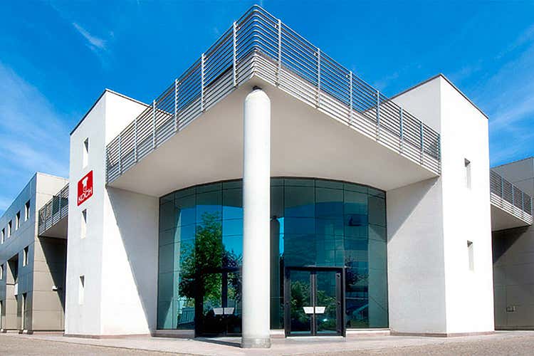 Nuovo stabilimento Koch - Koch spegne 40 candeline Dal 1980 un aiuto in cucina Nuovo stabilimento Koch - Koch spegne 40 candeline Dal 1980 un aiuto in cucina