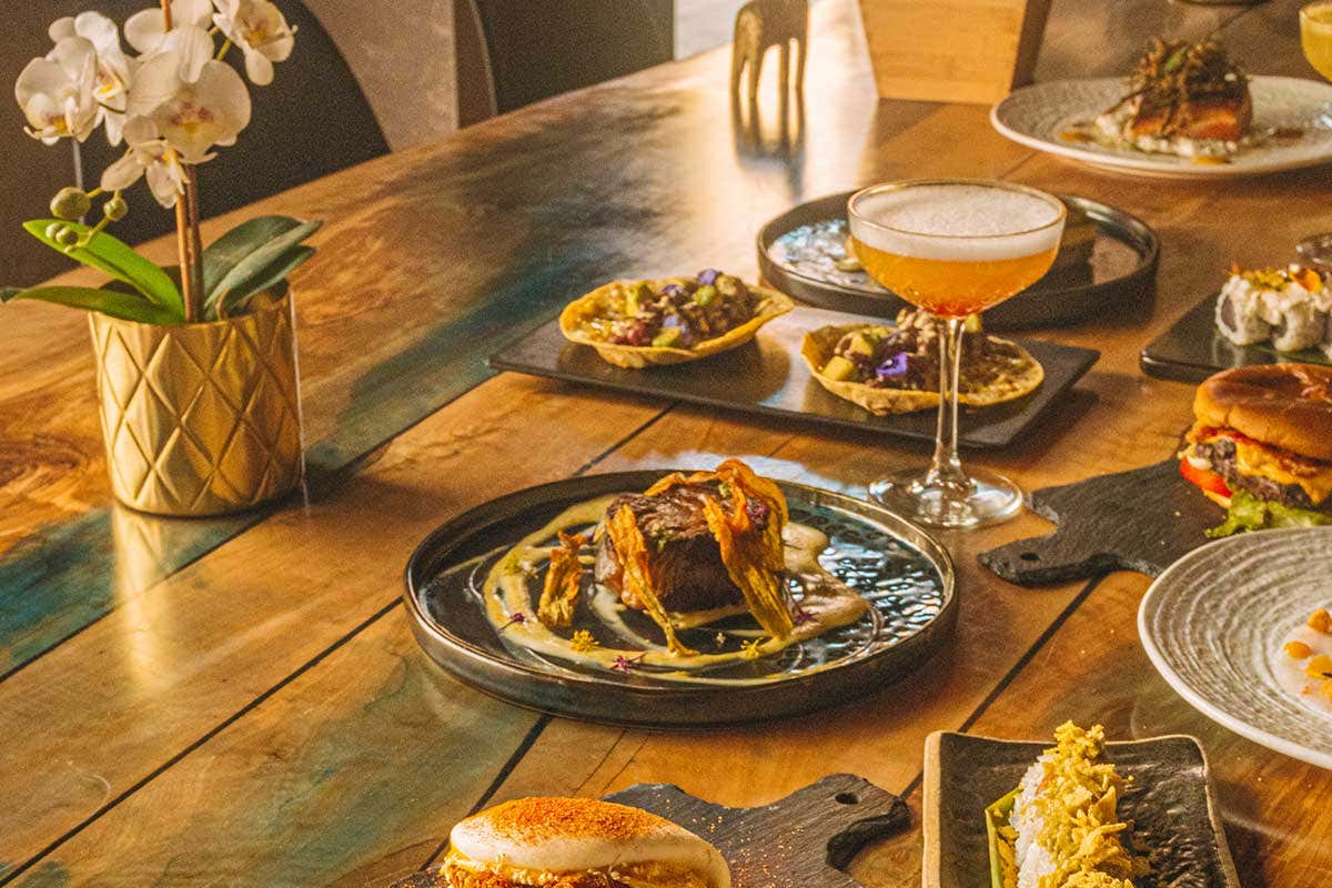 Tavolata fusion Kubla Khan, dove Oriente e Sudamerica si incontrano: da menu alla drink list