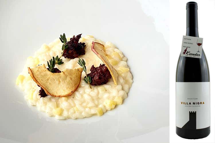 Risotto mela e timo con salame al sangue, abbinato a Villa Nigra 2016 Colterenzio (L'Italia del Vino Il Natale altoatesino)