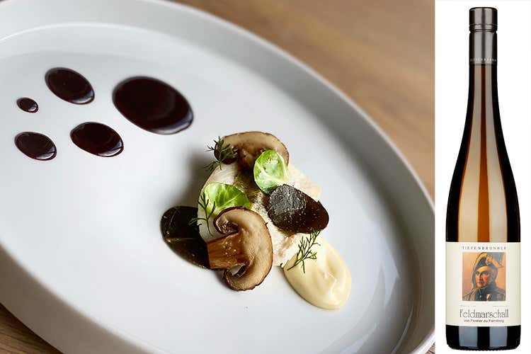 Lucioperca, beurre blanc, Porto, champignons, abbinato a Feldmarschall von Fenner 2017 Tiefenbrunner (L'Italia del Vino Il Natale altoatesino)