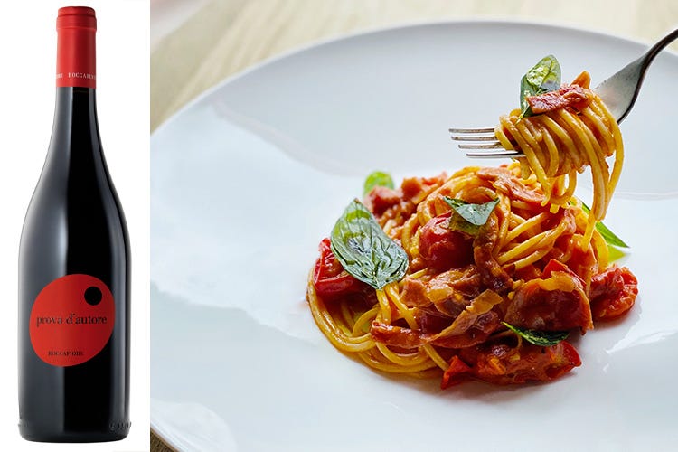 Spaghetto pomodoro, Parmigiano, pancetta in abbinamento a Prova d'Autore 2016 Roccafiore (L'Italia del vino La storicità dell'Umbria)