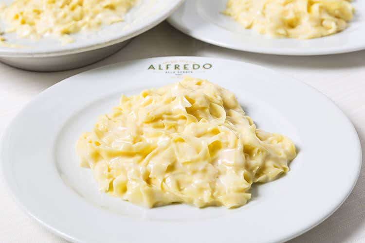 Il 7 febbraio è il National Fettuccine Alfredo Day - L’amore per Roma e le fettuccine nella web serie dei ristoranti Il 7 febbraio è il National Fettuccine Alfredo Day - L’amore per Roma e le fettuccine nella web serie dei ristoranti
