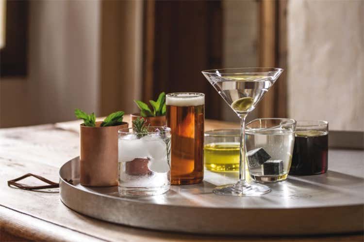 L'arte della mixology secondo KnIndustrie Una linea di 16 bicchieri da collezione