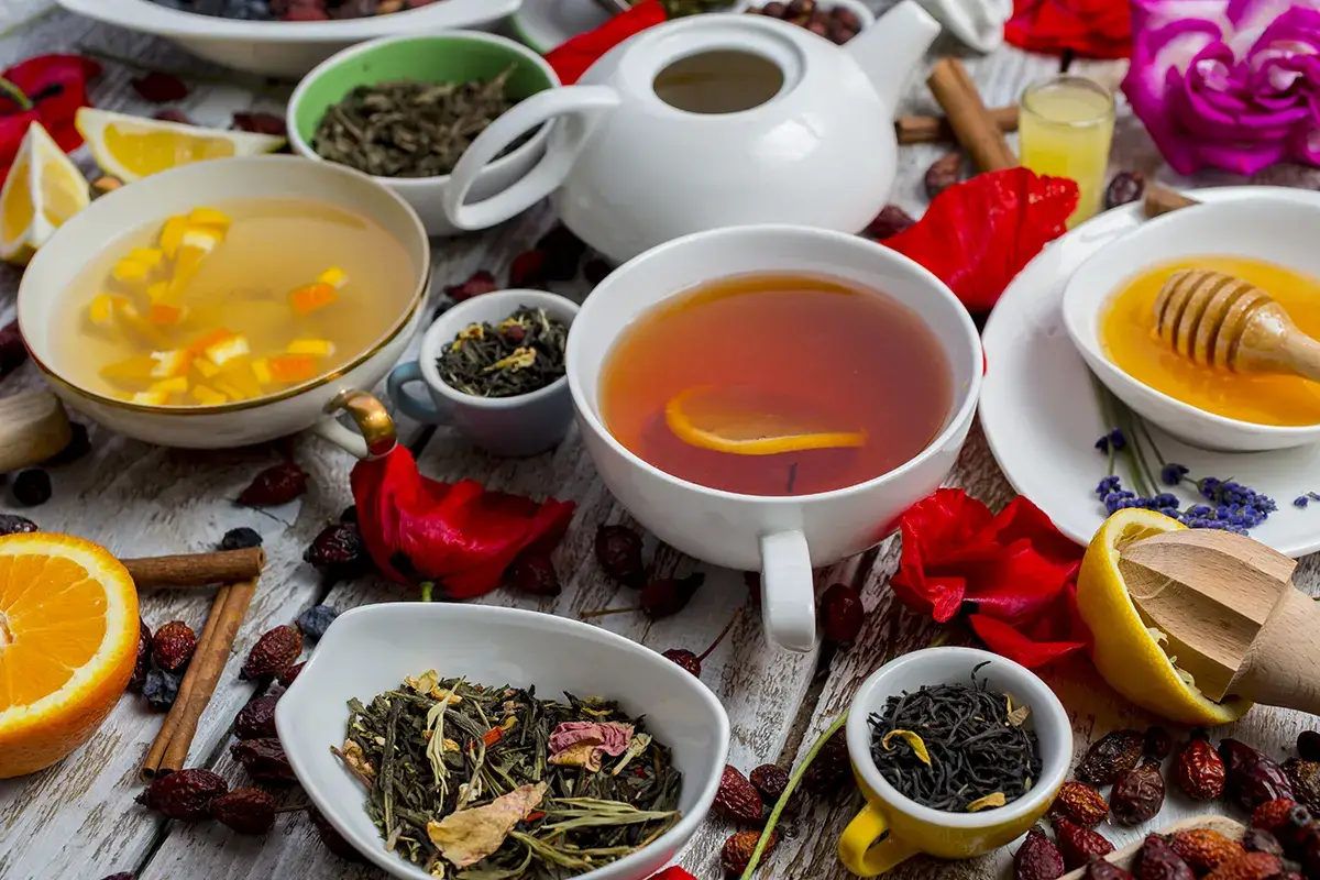 L&rsquo;ora del t&egrave;, magica bevanda: T&egrave; aromatizzati e affumicati