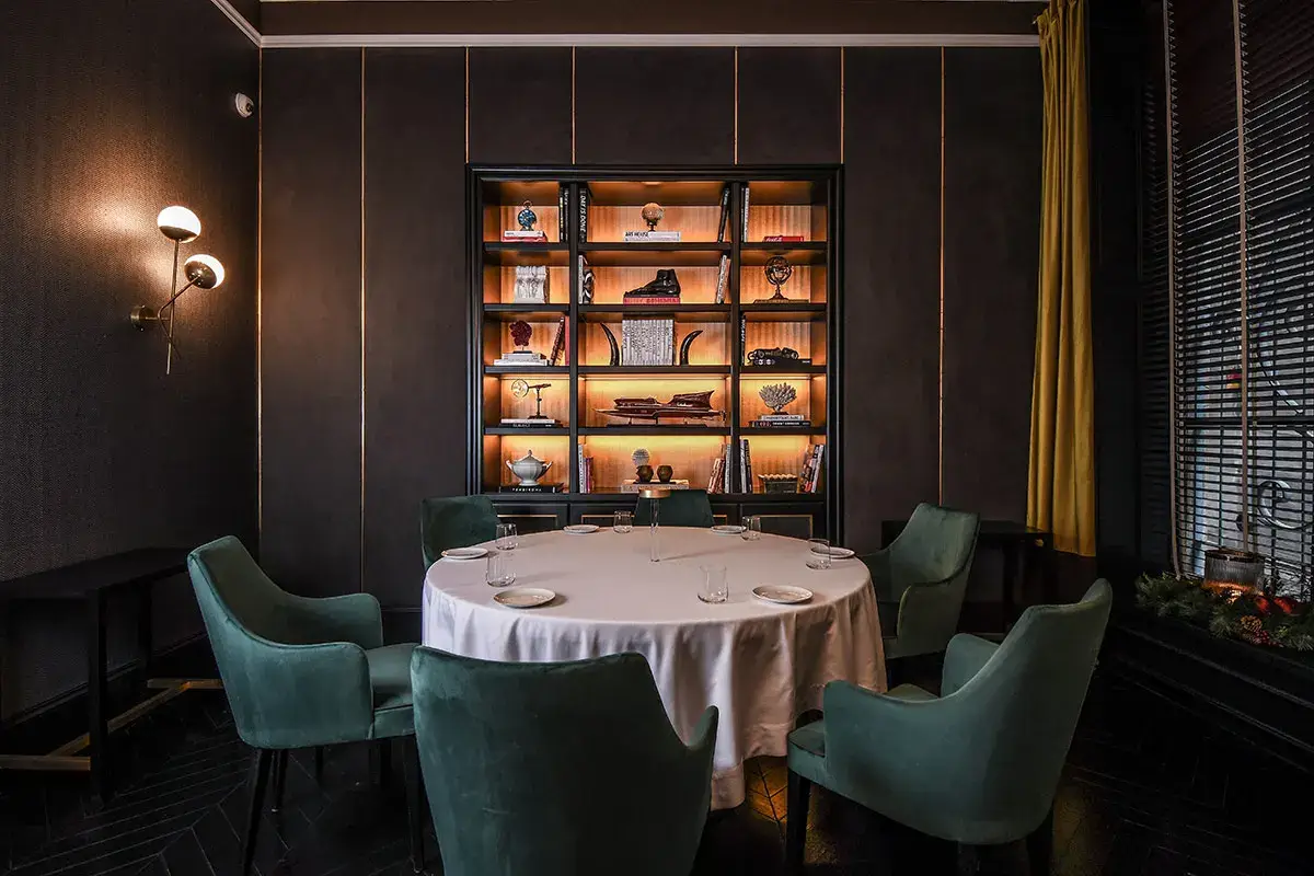 Sala del ristorante (foto Benedetta Bassanelli) Da “Lino” a Pavia la cucina punta su stile e ricerca