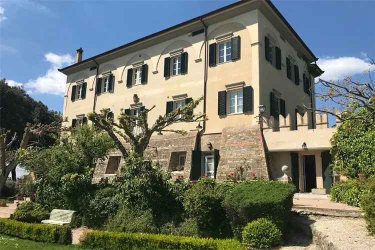 La Ghirlanda Wine Resort si trova nel cuore del Sagrantino Winelover in cerca di relax? Riapre La Ghirlanda Wine Resort