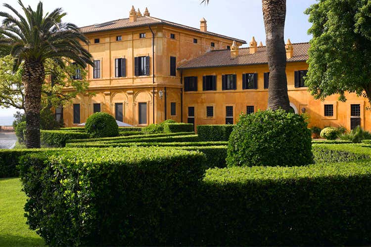 La posta vecchia di Ladispoli (Natale e Capodanno nel mondo Lusso e gourmet da Roma a Dubai)