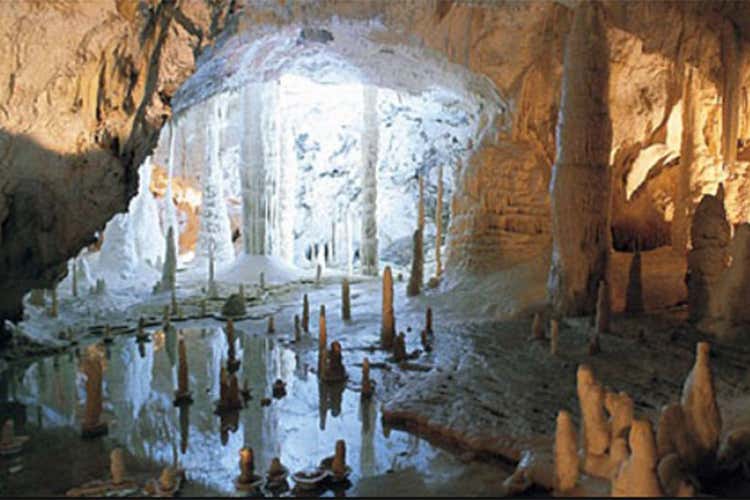 La Vallesina, un paradiso nel Marchigiano tra borghi storici e ristoranti tipici