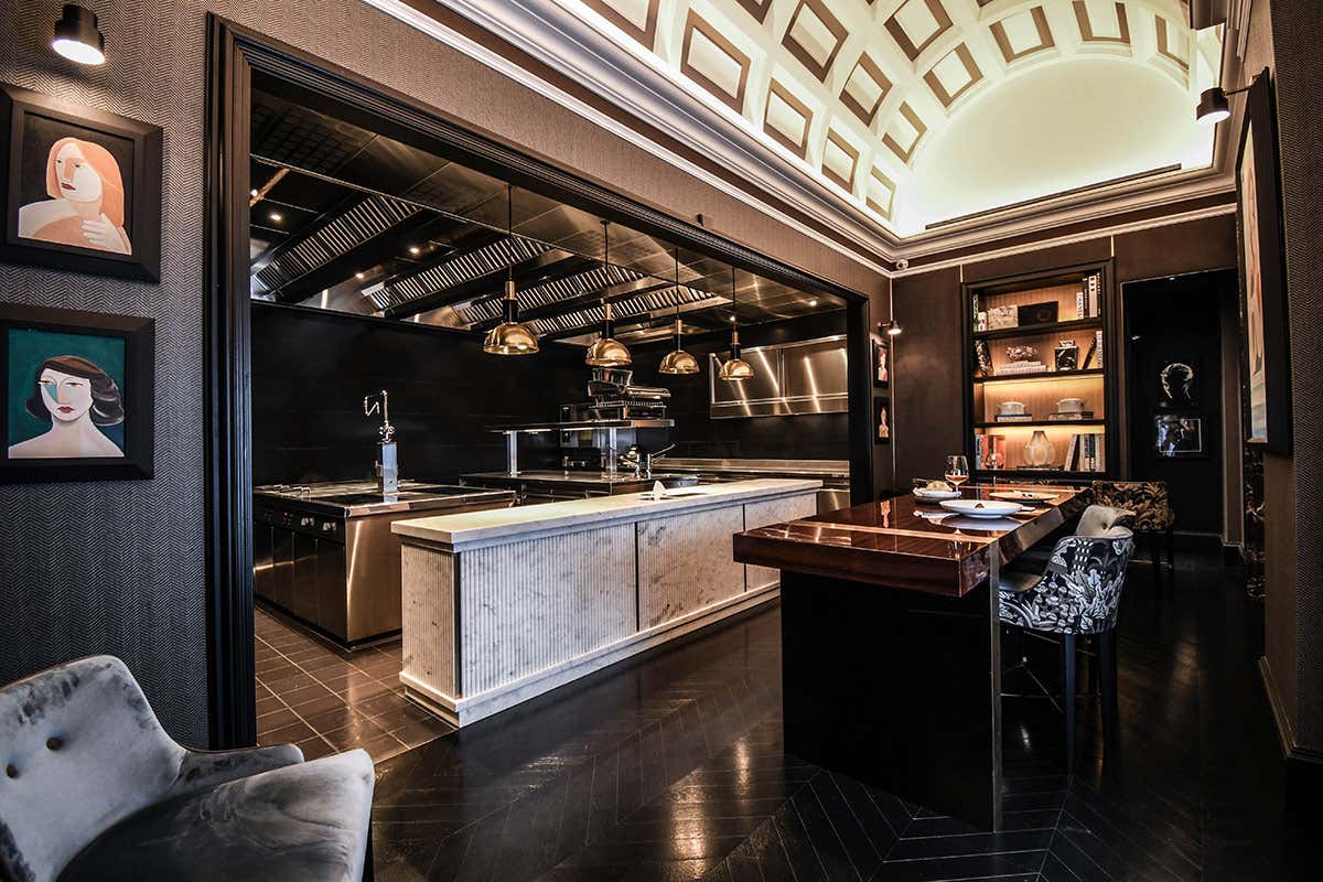 La cucina di Lino (foto Benedetta Bassanelli) Da “Lino” a Pavia la cucina punta su stile e ricerca