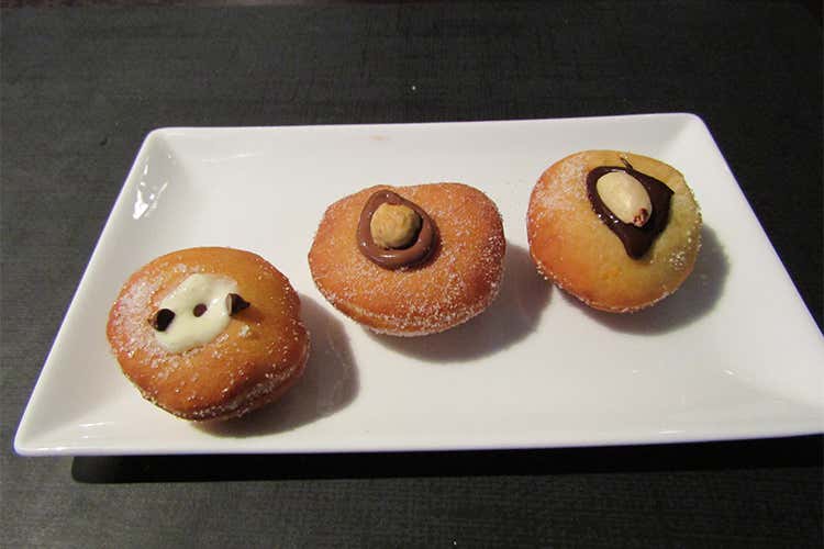 La pizza fritta di Enzo Coccia Eleganza grazie a prodotti di alta qualit&agrave;