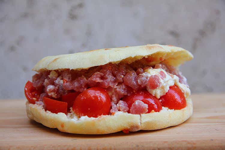 La puccia diventa tartare Da Nonna Lia il vero panzerotto pugliese La puccia diventa tartare Da Nonna Lia il vero panzerotto pugliese
