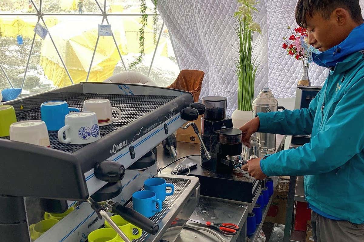 LaCimbali M23 UP approda sul monte Everest