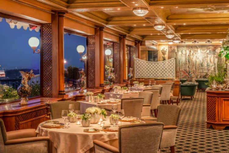 L'interno del ristorante La Pergola - Cena al ristorante La Pergola? Con una notte nel Rome Cavalieri
