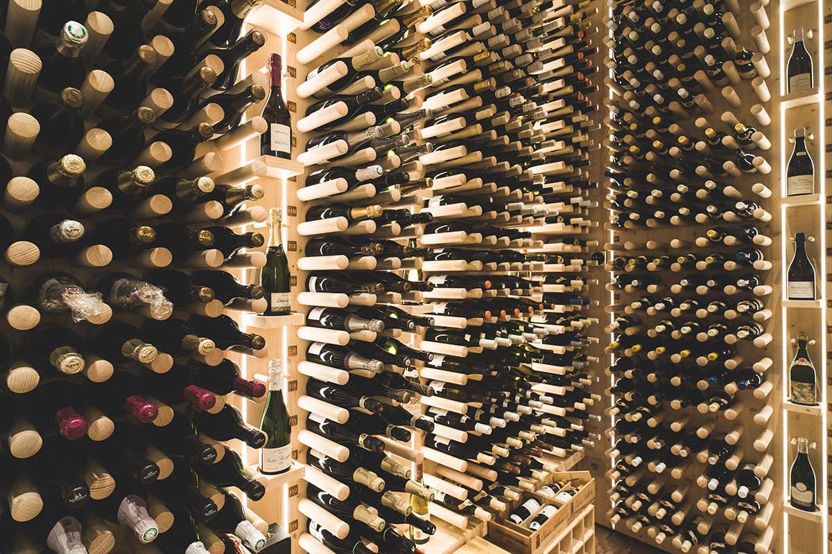 La nuova cantina showroom di Trattoria Visconti La Trattoria Visconti di Ambivere inaugura la nuova cantina