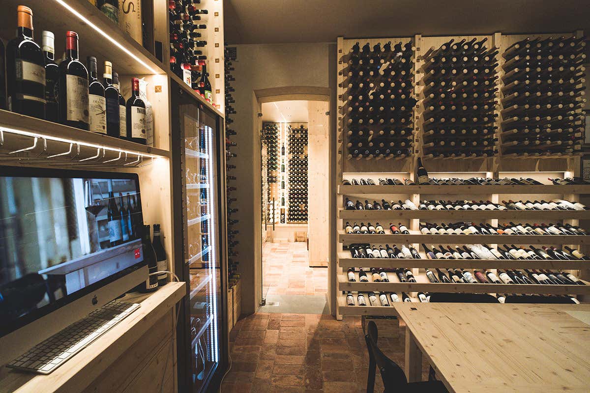 La nuova cantina showroom di Trattoria Visconti La Trattoria Visconti di Ambivere inaugura la nuova cantina