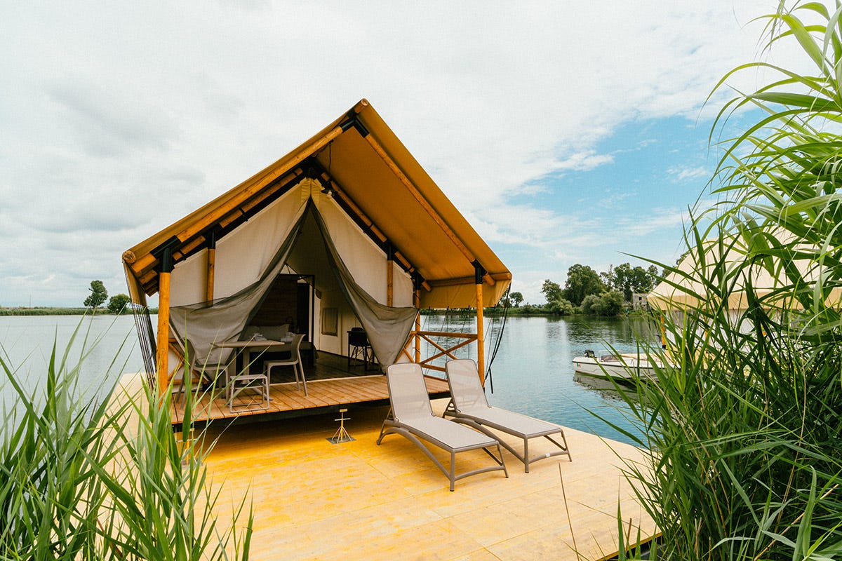 Lodge in stile Luxury che galleggiano letteralmente sui laghi 