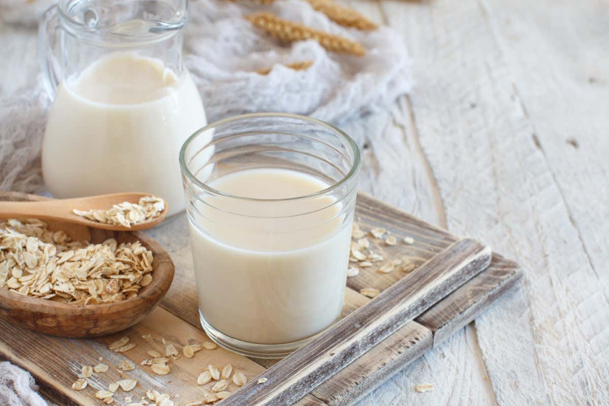 Un alimento che fa pensare immediatamente alla colazione all’italiana è il latte Latte simbolo della colazione italiana: fa bene ma piace meno