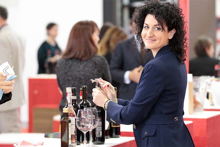 Layout ampliato e nuovi espositori Conto alla rovescia per Vinitaly 2017 Layout ampliato e nuovi espositori Conto alla rovescia per Vinitaly 2017