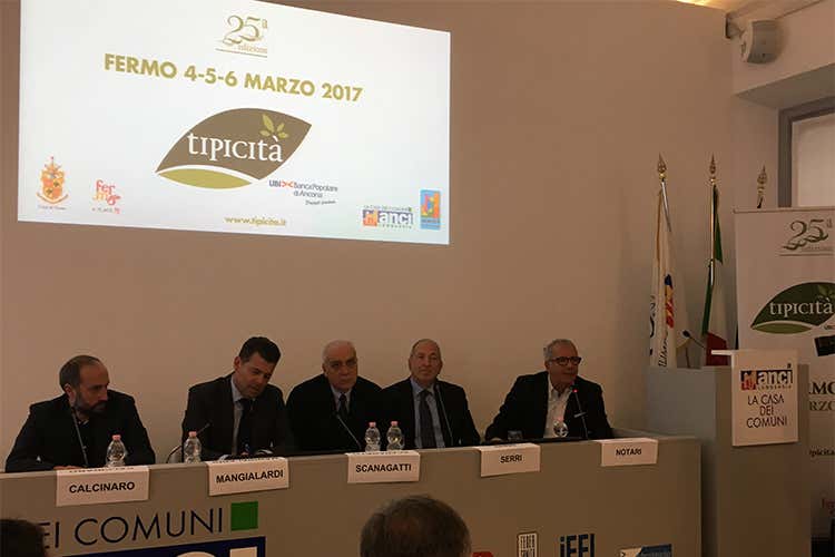 Roberto Scanagatti - Le Marche sono gia in piedi Tipicita occasione per visitarle Roberto Scanagatti - Le Marche sono gia in piedi Tipicita occasione per visitarle