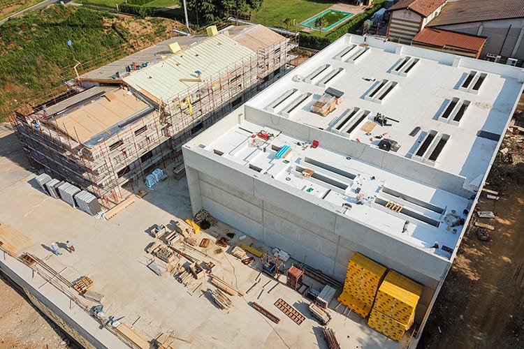 Nuova cantina in costruzione - Le Marchesine guarda avanti tra successi e nuovi progetti