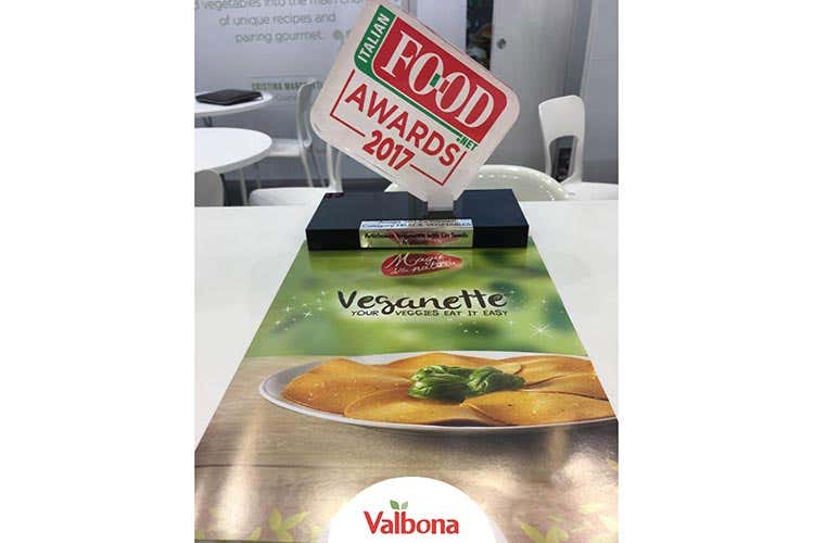 (Le Veganette ai Carciofi Valbona si aggiudicano l’Italian Food Awards) (Le Veganette ai Carciofi Valbona si aggiudicano l’Italian Food Awards)