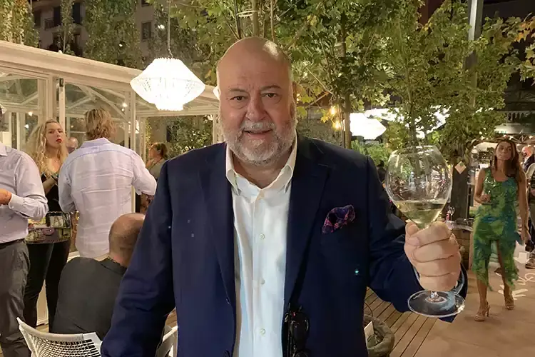 Leo Damiani Champagne Perrier-Jou&euml;t celebra il design