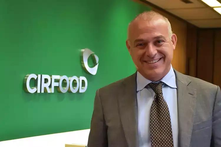 Leopoldo Resta Poormanger sbarca a Milano Patate ripiene nel district Navigli