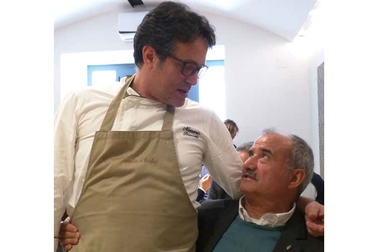 Nazario Biscotti e Peppe Zullo - Libando va in archivio con successo Trasmesse ai bambini le usanze pugliesi Nazario Biscotti e Peppe Zullo - Libando va in archivio con successo Trasmesse ai bambini le usanze pugliesi