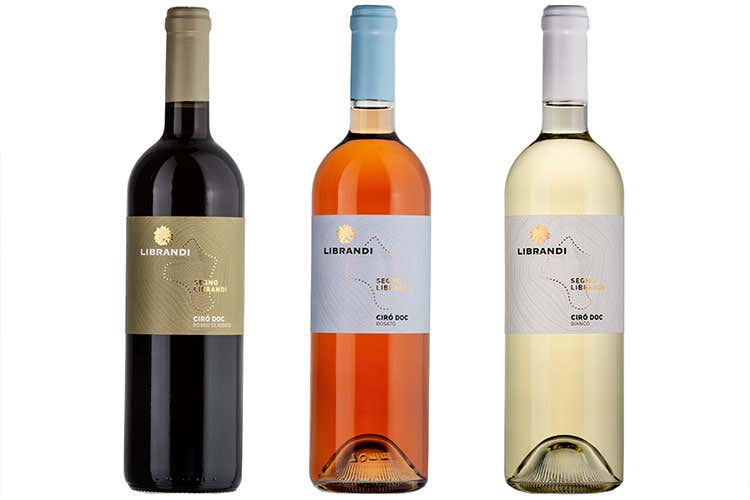 La nuova linea “Segno”: Doc Cirò rosso, rosato e bianco (Librandi lascia il... Segno) La nuova linea “Segno”: Doc Cirò rosso, rosato e bianco (Librandi lascia il... Segno)