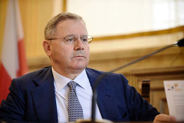 Lino Stoppani - Conte sacrifica bar e ristoranti Niente cena, chiudono tutti alle 18?