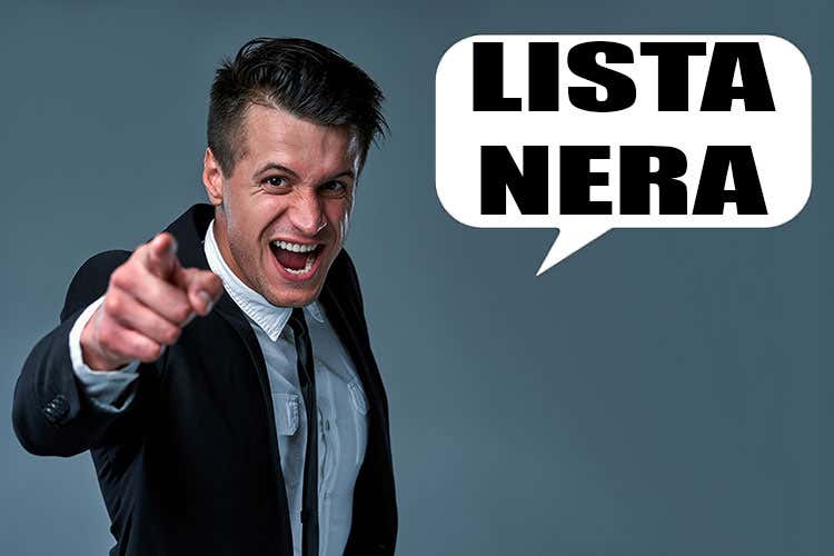 Secondo il regolamento, si entra in lista nera soddisfando criteri come quantit&agrave; e durata di sconfinamento - Banche, chi sconfina di 100 euro pu&ograve; diventare cattivo creditore